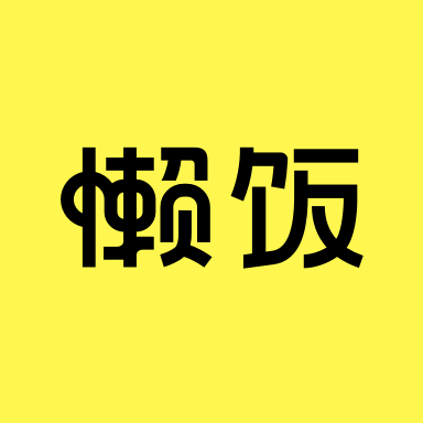 女孩开心跑进店将小猫扔出店外